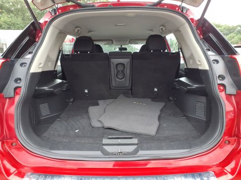 Used 2017 Nissan Rogue S FWD image 16