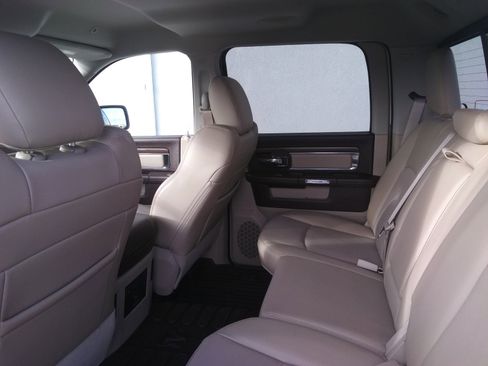 Used 2017 RAM 1500 Laramie w/ Convenience Group image 8