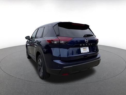 Used 2025 Nissan Rogue SV AWD/4WD image 11