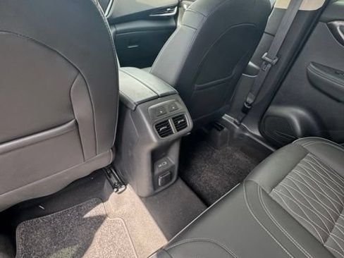 Used 2023 Buick Envision Avenir AWD/4WD image 9