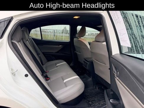 Used 2025 Toyota Camry SE image 10