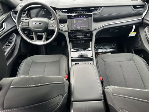 New 2026 Jeep Grand Cherokee L 4WD image 23