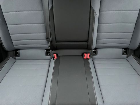 Used 2025 Volkswagen Jetta SE image 37