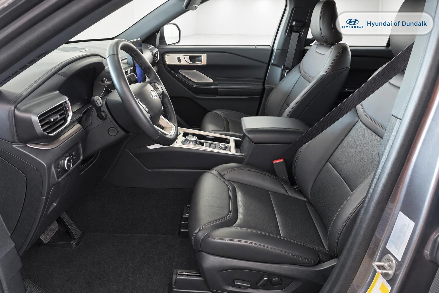 Used 2024 Ford Explorer Platinum w/ Technology Package AWD/4WD image 7