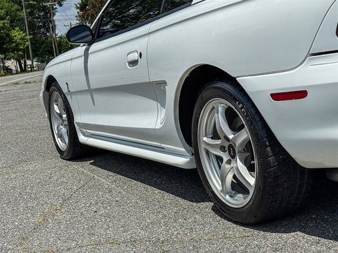 Used 1997 Ford Mustang Cobra RWD image 22