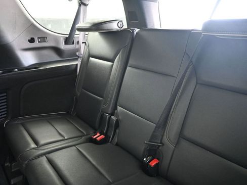 Used 2021 Chevrolet Suburban Premier w/ Premium Package image 15