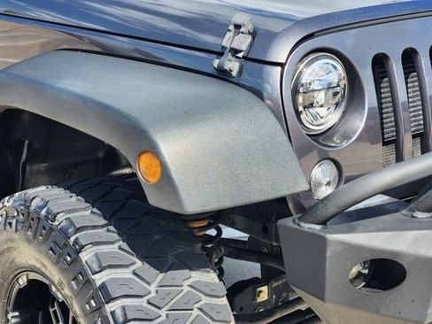 Used 2017 Jeep Wrangler Sport w/ Quick Order Package 24S AWD/4WD image 9