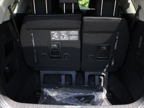 New 2026 Kia Carnival FWD image 9