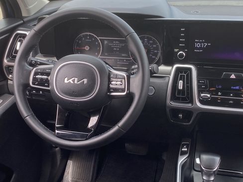Certified 2022 Kia Sorento S FWD image 13