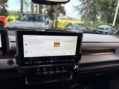 Used 2025 GMC Hummer EV 3X AWD/4WD image 86