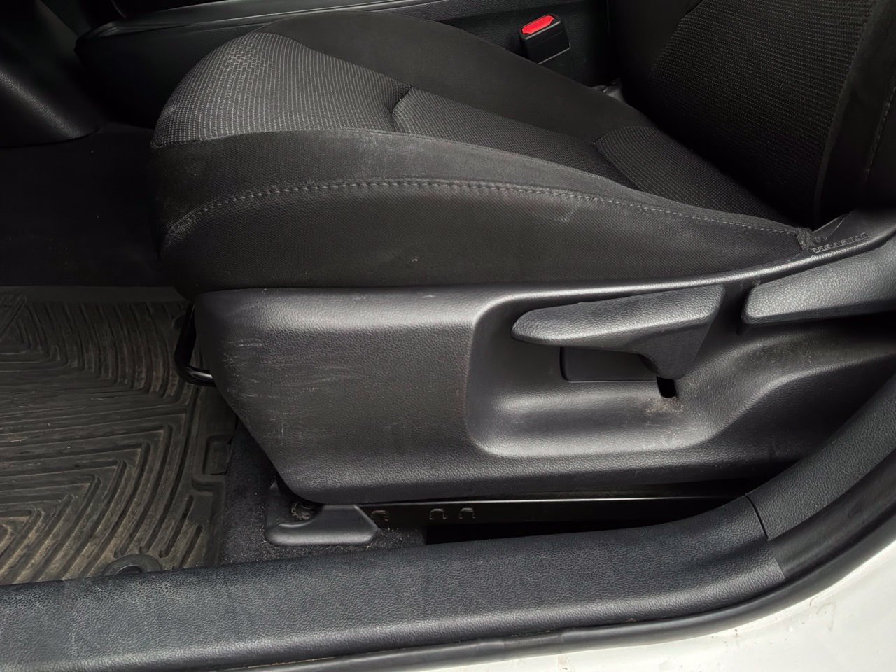 Used 2021 Toyota Prius LE FWD image 11
