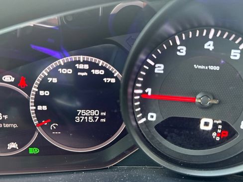 Used 2020 Porsche Cayenne AWD/4WD image 6