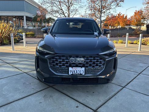 Used 2025 Audi Q5 Premium Plus w/ Premium Plus image 3