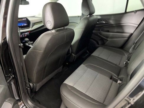 Certified 2025 Chevrolet Trax LT w/ Driver Confidence Package image 13