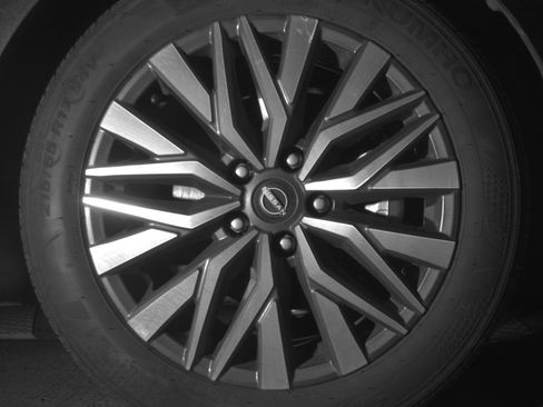 Used 2025 Nissan Altima 2.5 SV FWD image 16