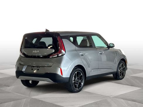 Used 2024 Kia Soul EX FWD image 8