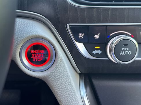 Used 2018 Honda Accord Touring image 20