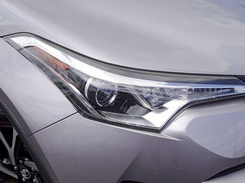 Certified 2019 Toyota C-HR XLE FWD image 2