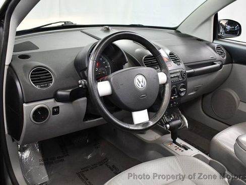 Used 2006 Volkswagen Beetle Convertible w/ Package 2 FWD image 9