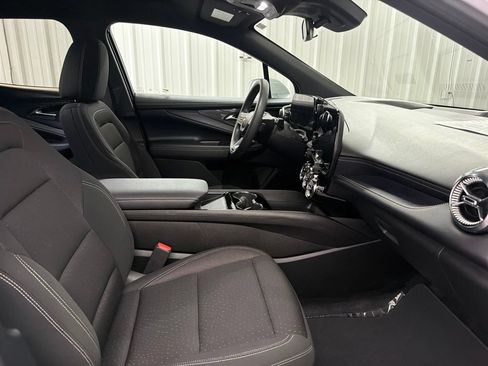 Used 2025 Chevrolet Blazer EV LT FWD image 23