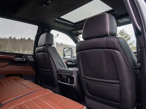 Used 2024 GMC Sierra 2500 Denali Ultimate w/ Snow Plow Prep/Camper Package image 17