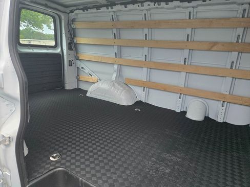 Used 2024 Chevrolet Express 2500 w/ Driver Convenience Package image 8