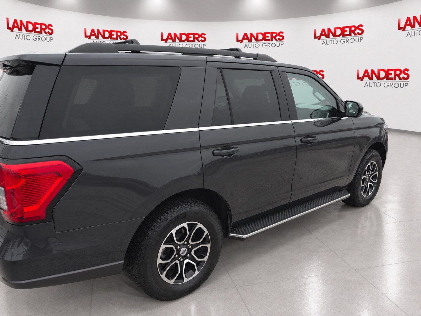 Certified 2022 Ford Expedition XLT RWD image 5
