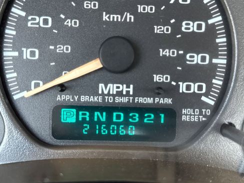 Used 2002 Chevrolet Silverado 1500 4x4 Regular Cab image 16