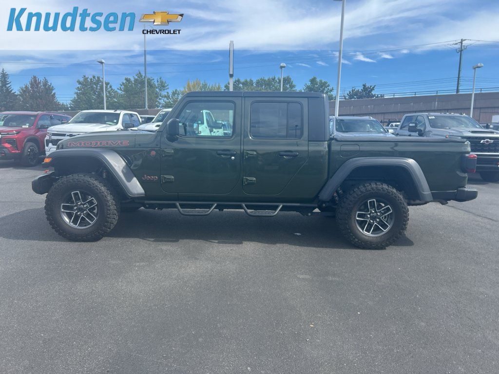 Used 2024 Jeep Gladiator Mojave w/ Technology Group AWD/4WD image 4