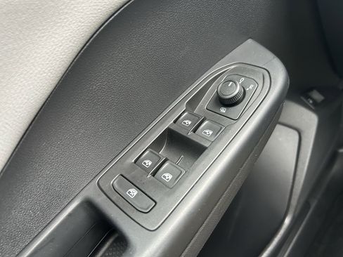 Certified 2022 Volkswagen Taos SE w/ Panoramic Sunroof Package image 20