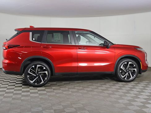 Used 2022 Mitsubishi Outlander ES AWD/4WD image 15