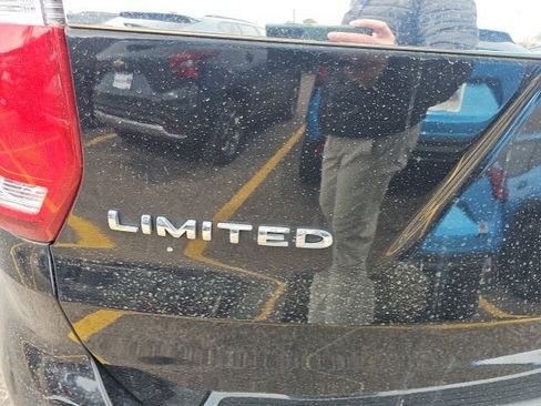 Used 2018 Ford Explorer Limited image 6