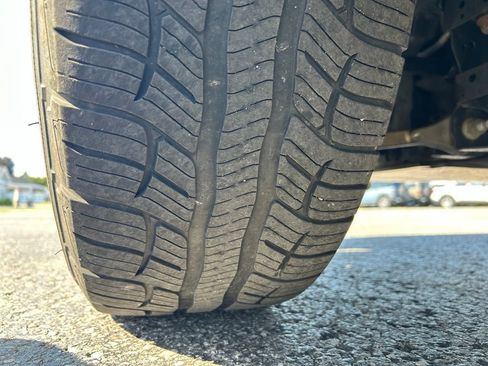 Used 2020 Ford Explorer XLT w/ Equipment Group 202A AWD/4WD image 27