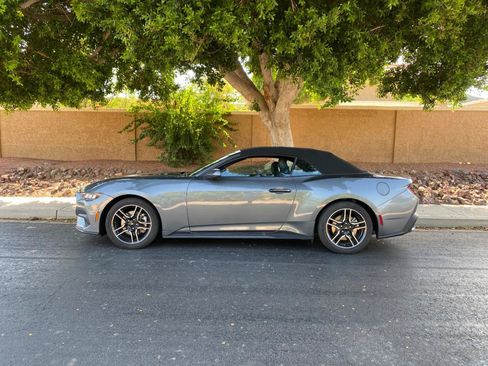 Used 2025 Ford Mustang Premium RWD image 66