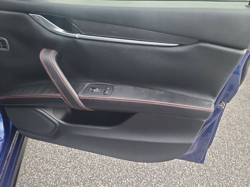 Used 2017 Maserati Ghibli S RWD image 34