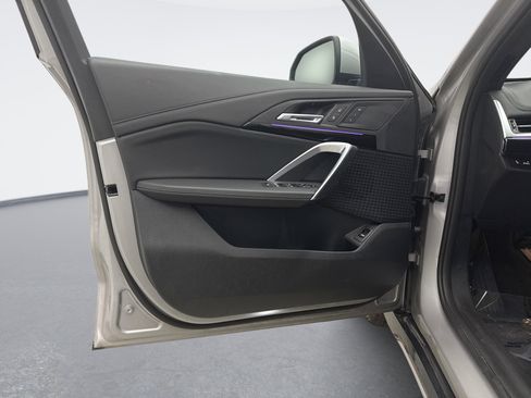 Used 2025 BMW X1 xDrive28i image 9