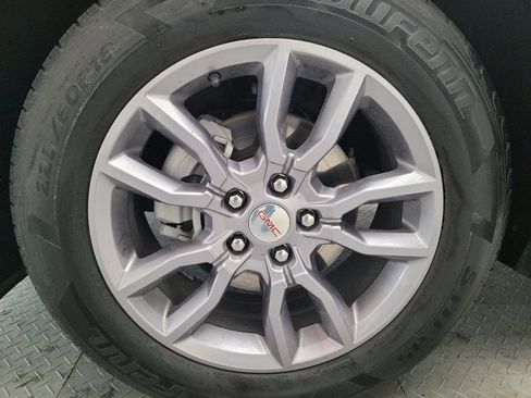 Used 2024 GMC Terrain SLT image 31