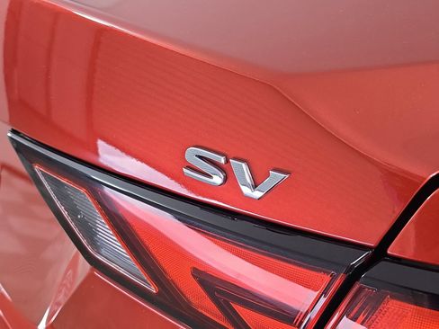 Used 2022 Nissan Sentra SV w/ SV Premium Package FWD image 11