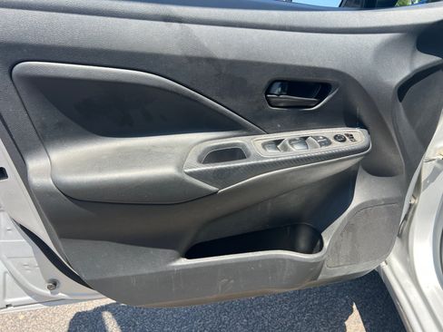 Used 2020 Nissan Versa S FWD image 13