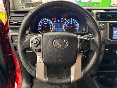 Used 2019 Toyota 4Runner SR5 image 5