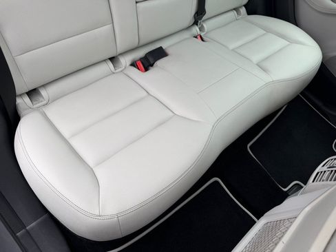 Used 2017 Mercedes-Benz B 250e image 37