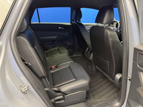 Certified 2023 Volkswagen Atlas Cross Sport SE FWD image 25