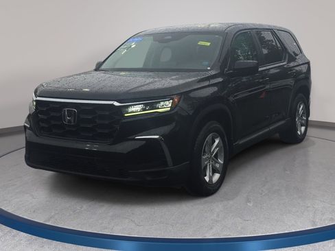 Used 2023 Honda Pilot LX image 1