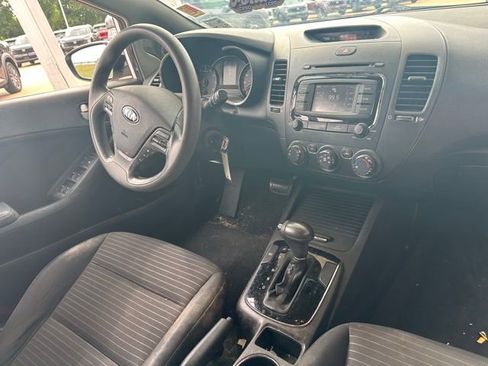 Used 2017 Kia Forte LX w/ LX Popular Package image 11