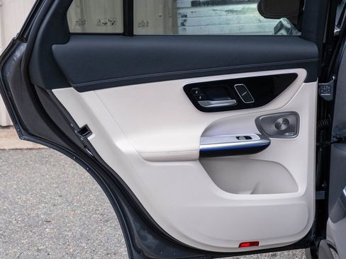 Used 2023 Mercedes-Benz GLC 300 4MATIC w/ Pinnacle Trim Package image 27