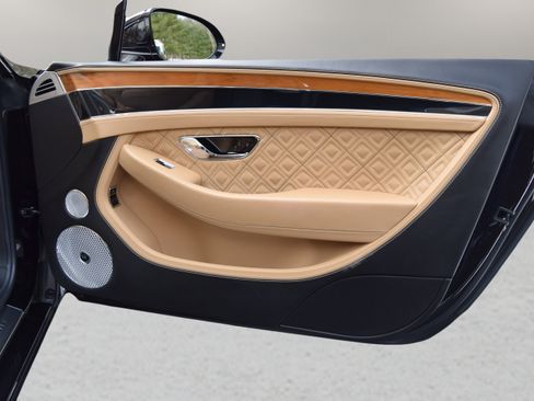 Used 2020 Bentley Continental GT image 27