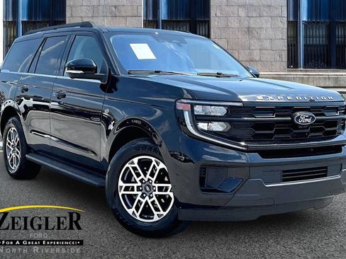 Certified 2025 Ford Expedition Active RWD image 1