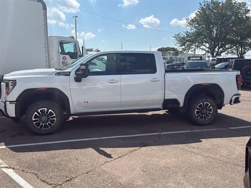 Used 2024 GMC Sierra 2500 AT4 w/ AT4 Premium Plus Package AWD/4WD image 3