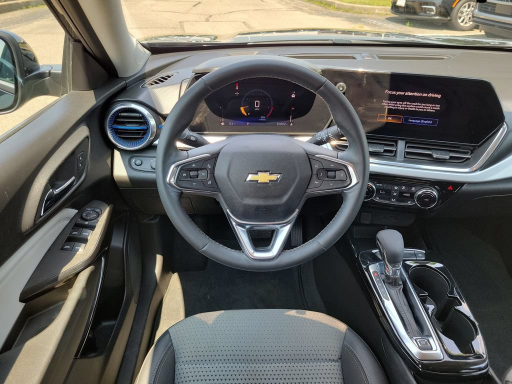 Used 2024 Chevrolet Trax LT w/ Driver Confidence Package FWD image 12