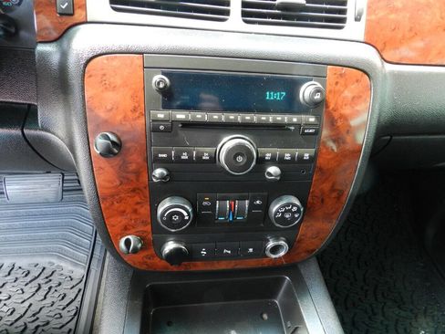 Used 2011 Chevrolet Avalanche LS w/ Regional Value Package image 17